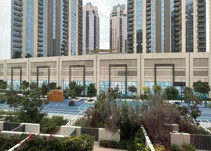 Burj Khalifa View & Creek Lagoon